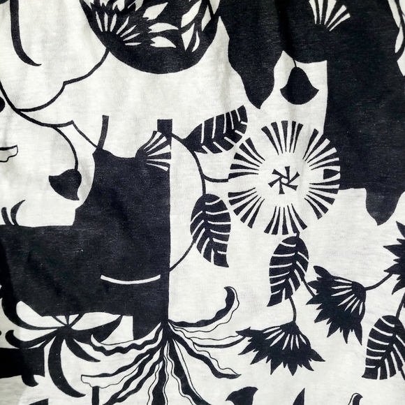Nicole Miller 100% Linen Top Blouse Black White Floral Print Short Sleeve Size M - Picture 6 of 12
